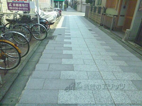 画像30:前面道路