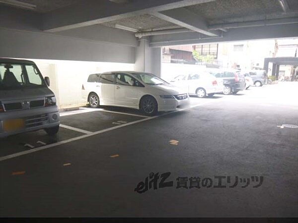 画像18:駐車場