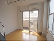 きれいなロフト付きのお部屋です。