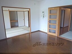 JR山陰本線 太秦駅 徒歩10分の賃貸マンション 5階3LDKのリビング/ダイニング