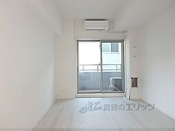 エスリード京都梅小路アヴェニテ 4階1Kのリビング/ダイニング