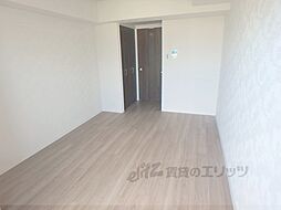 JR東海道・山陽本線 西大路駅 徒歩7分の賃貸マンション 4階1Kのリビング/ダイニング