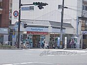 ファミリーマート　烏丸今出川店まで680メートル