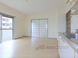 スクエアコート 2階2LDKのリビング/ダイニング