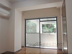 京阪本線 出町柳駅 バス7分 銀閣寺道下車 徒歩6分の賃貸マンション 1階2Kのリビング/ダイニング