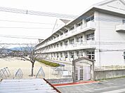 鳥栖北小学校(300m)