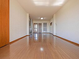 ウインザー今泉 B102 1階ワンルームのリビング/ダイニング