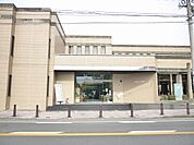 鳥栖市立図書館(1、000m)