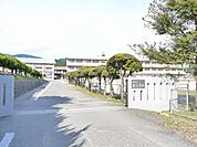 麓小学校(950m)