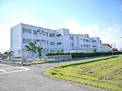 三根東小学校(600m)