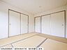 室内：昼間はリビングの延長として夜は寝室として♪和室6帖