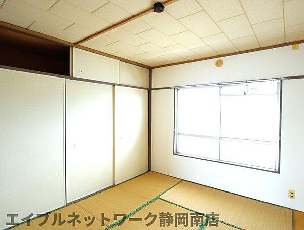 画像20:日本らしい落ち着いた雰囲気の和室です