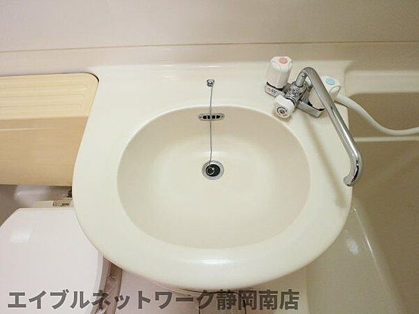 画像21:ゆったりとスペースのある洗面所