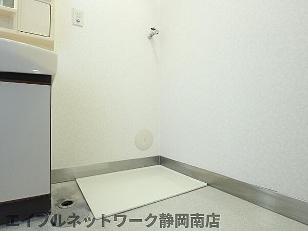 画像12:洗濯機置場です