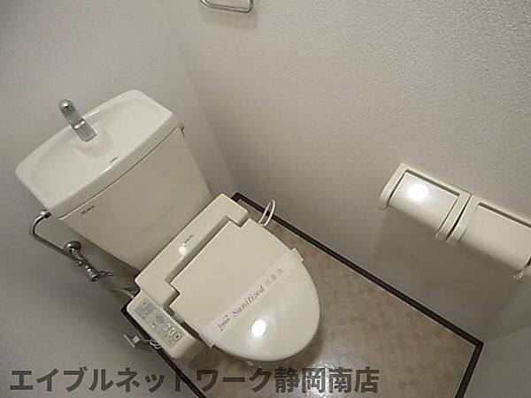 画像19:ゆったりとした空間のトイレです