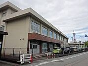 小学校「富山市立山室小学校まで240ｍ」