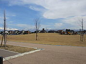 公園「朝菜町公園まで10ｍ」