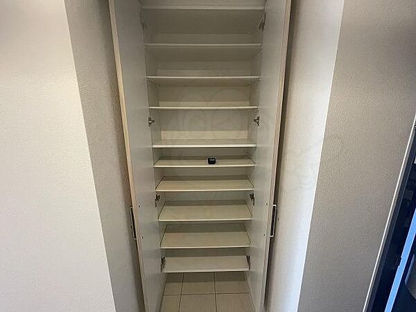 GLUCKMAISON/S-EBIE XI