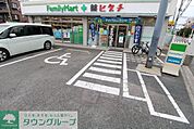 ファミリーマート 薬ヒグチ川崎戸手本町店 徒歩4分。 310m