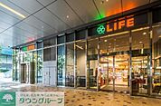 ライフ セントラルスクエア恵比寿ガーデンプレイス店 徒歩9分。 650m