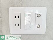 ★高速無料Wi-Fi完備★手続き不要で即使用可能★部屋毎にＩＤが分かれており、プライバシーも安心です★