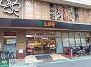 ライフ中目黒店 徒歩10分。 730m