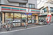 セブンイレブン 746m