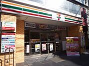 セブンイレブン荒川店 徒歩1分。コンビニ 30m