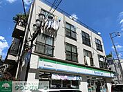 ファミリーマート新三河島駅前店 徒歩6分。コンビニ 410m
