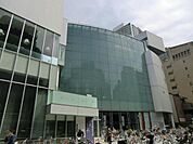 台東区立中央図書館 425m