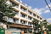 葛飾区立東金町中学校 徒歩9分。中学校 650m