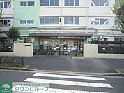 葛飾区立小松中学校 徒歩9分。中学校 650m