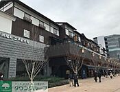 豊洲千客万来豊洲場外江戸前市場 徒歩13分。 1030m