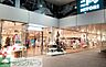 周辺：ニトリ新宿タカシマヤタイムズスクエア店 徒歩13分。 990m