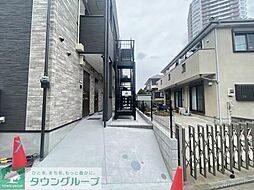 8 / 9