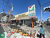 ヨークマート立場店 徒歩7分。 520m