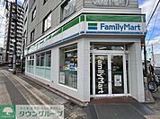 ファミリーマート　上戸田二丁目店 徒歩5分。 330m