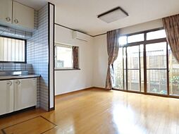 二宮貸家 1階4LDKのリビング/ダイニング