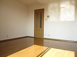 マメゾン国立 4階1Kのリビング/ダイニング