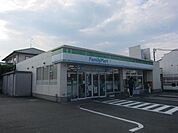 ファミリーマート 950m
