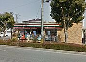 セブンイレブン福生熊川店 137m