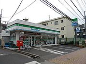 ファミリーマート 130m