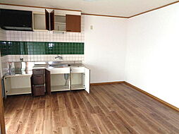 JR紀勢本線 紀伊佐野駅 技術学校下車 徒歩5分の賃貸アパート 1階2LDKのリビング/ダイニング