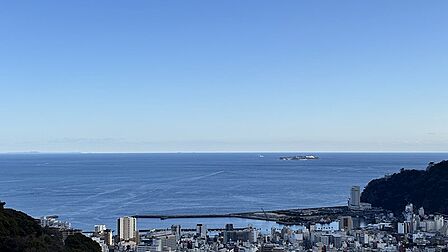 相模湾、街並み、花火大会を一望する景色。グッドデザイン賞受賞マンションのご紹介です。
