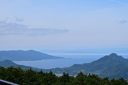 眺望:西伊豆方面。日本の夕陽100選に選ばれた西伊豆の夕陽を楽しめます。
