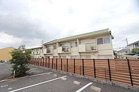 グリーンアパートメントB棟　防犯カメラ  ｜ 埼玉県熊谷市大原１丁目11-28（賃貸アパート1LDK・2階・35.25㎡） その1