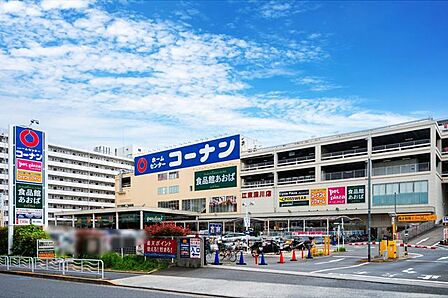 日常の買い物に大変重宝する「コーナン深川店」「食品館あおば深川店」まで徒歩3分。お仕事帰りや週末のまとめ買いにも気軽に立ち寄れます。 220m