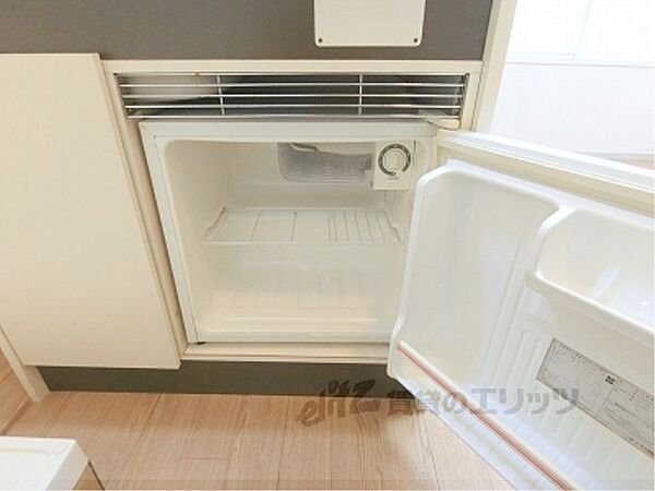 画像13:小型冷蔵庫