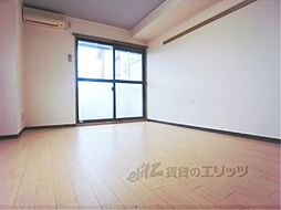 メゾンドムラジII 2-E 2階1Kのリビング/ダイニング