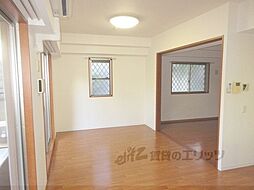 フローレンスさがの 1階2LDKのリビング/ダイニング